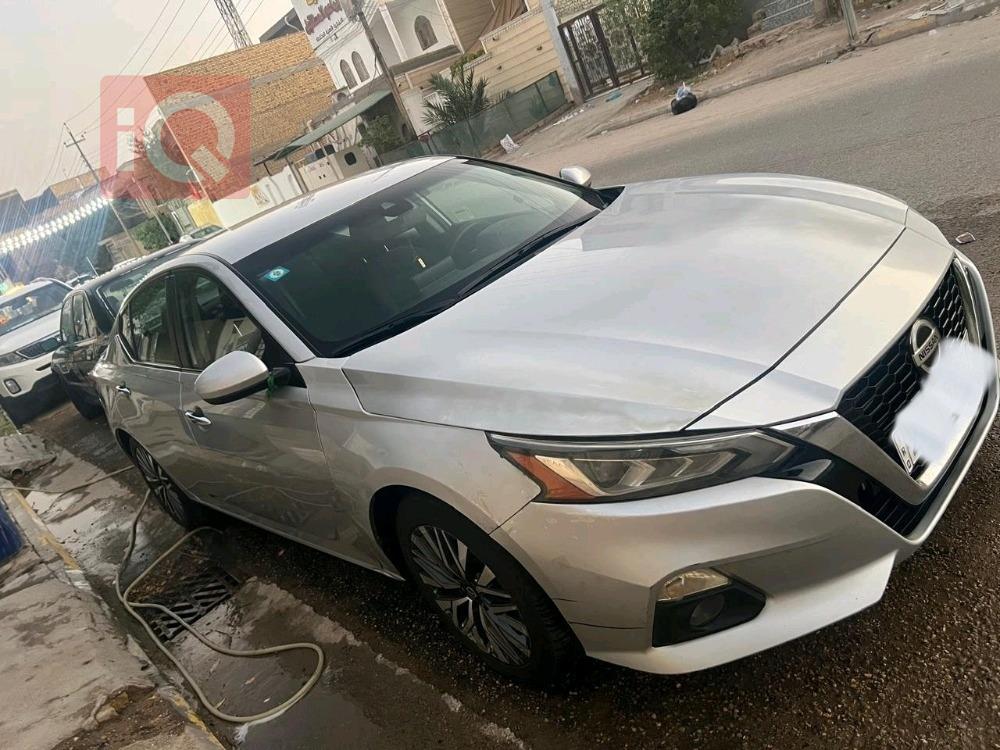 نيسان ألتيما